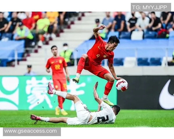 男足国家队备战奥预赛遭遇新挑战，主力中场受伤将接受手术治疗